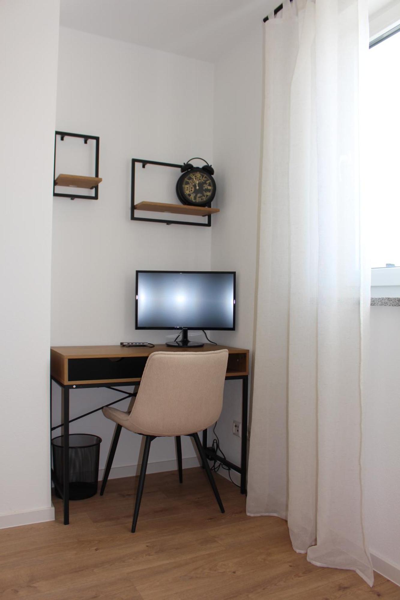 Apartment Mit Voll Ausgestatetter Kueche, Badewanne, Balkon, Parkplatz Vor Dem Haus, Ruhig Gelegen, Ada4 คูลม์บาค ภายนอก รูปภาพ