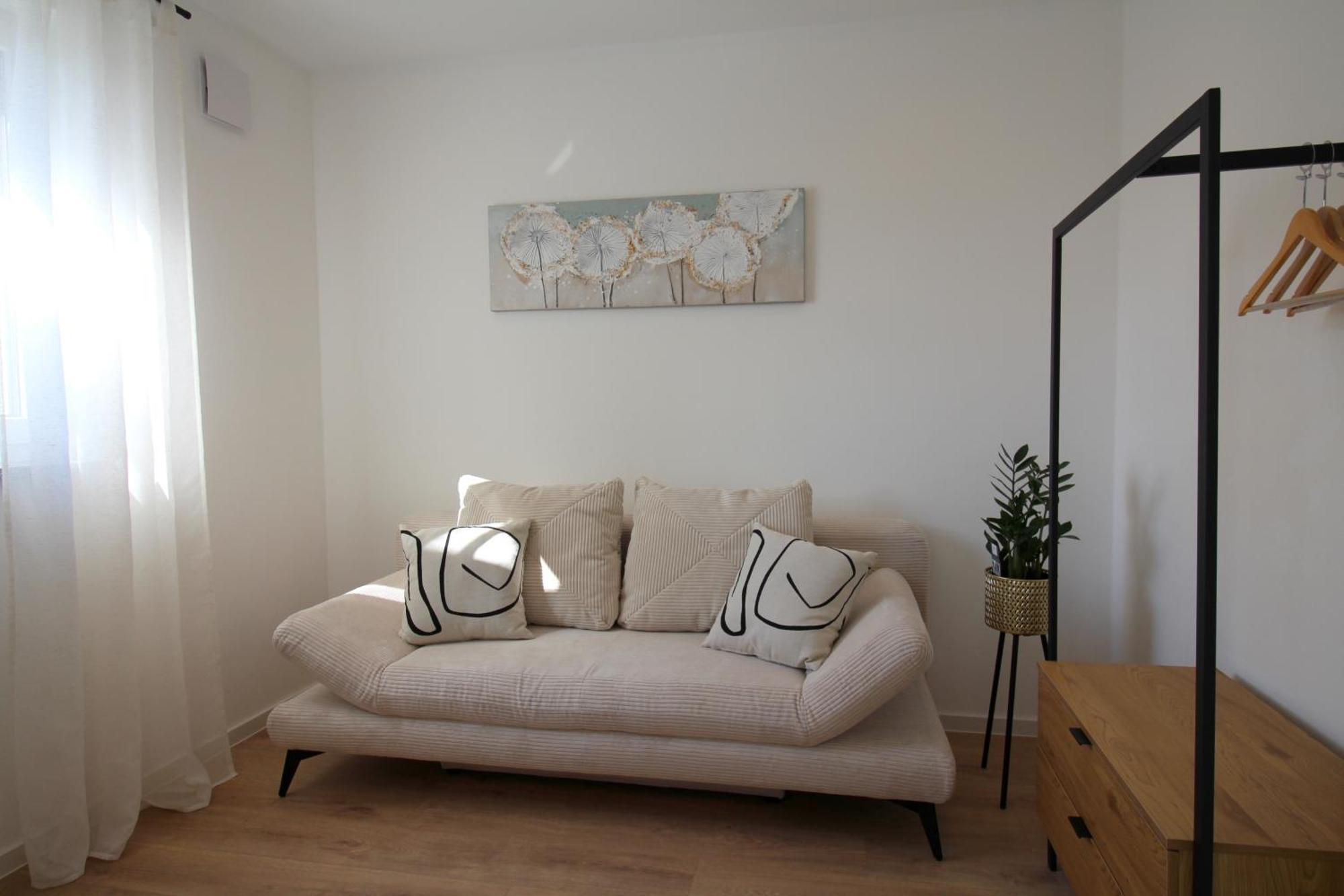 Apartment Mit Voll Ausgestatetter Kueche, Badewanne, Balkon, Parkplatz Vor Dem Haus, Ruhig Gelegen, Ada4 คูลม์บาค ภายนอก รูปภาพ
