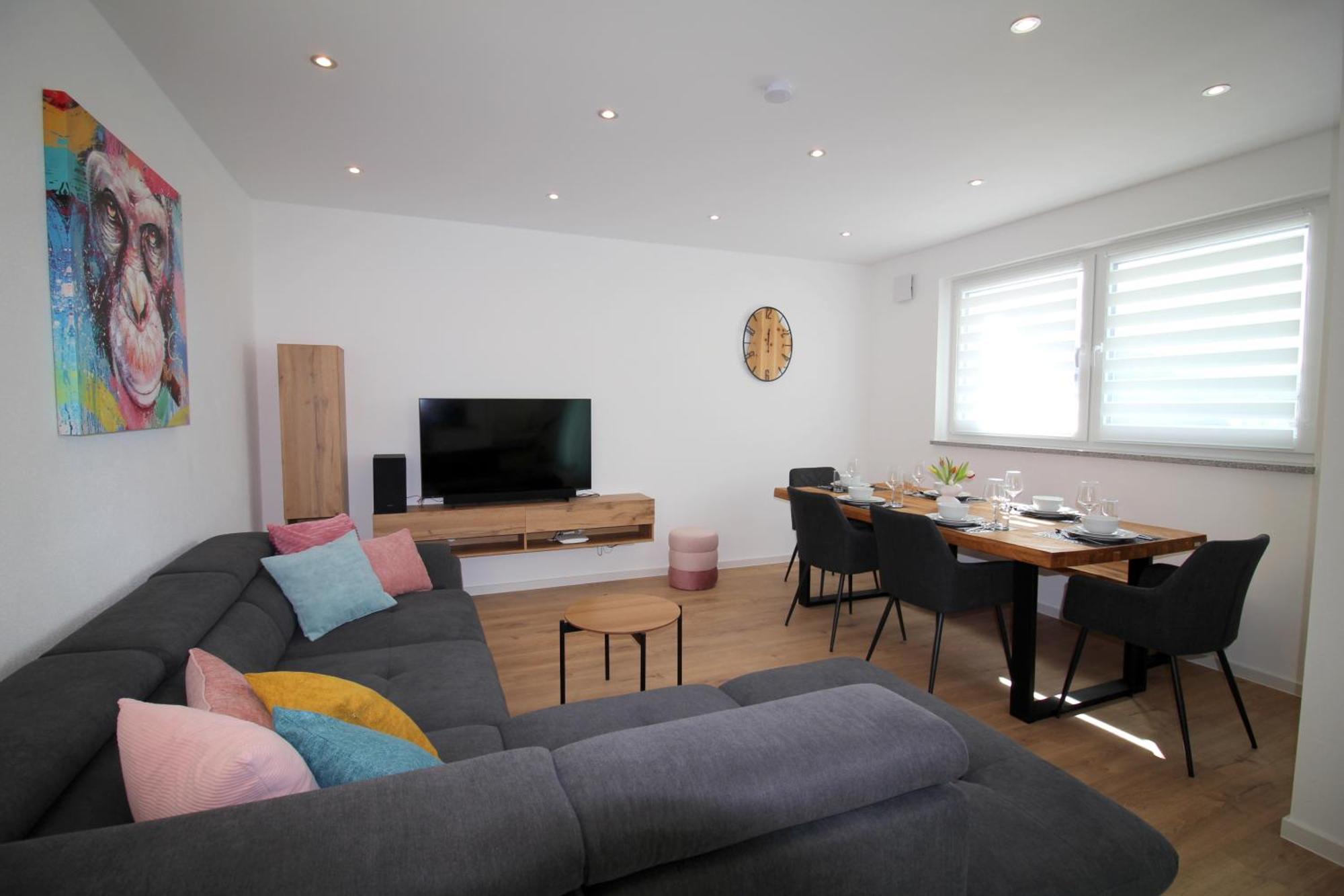 Apartment Mit Voll Ausgestatetter Kueche, Badewanne, Balkon, Parkplatz Vor Dem Haus, Ruhig Gelegen, Ada4 คูลม์บาค ภายนอก รูปภาพ