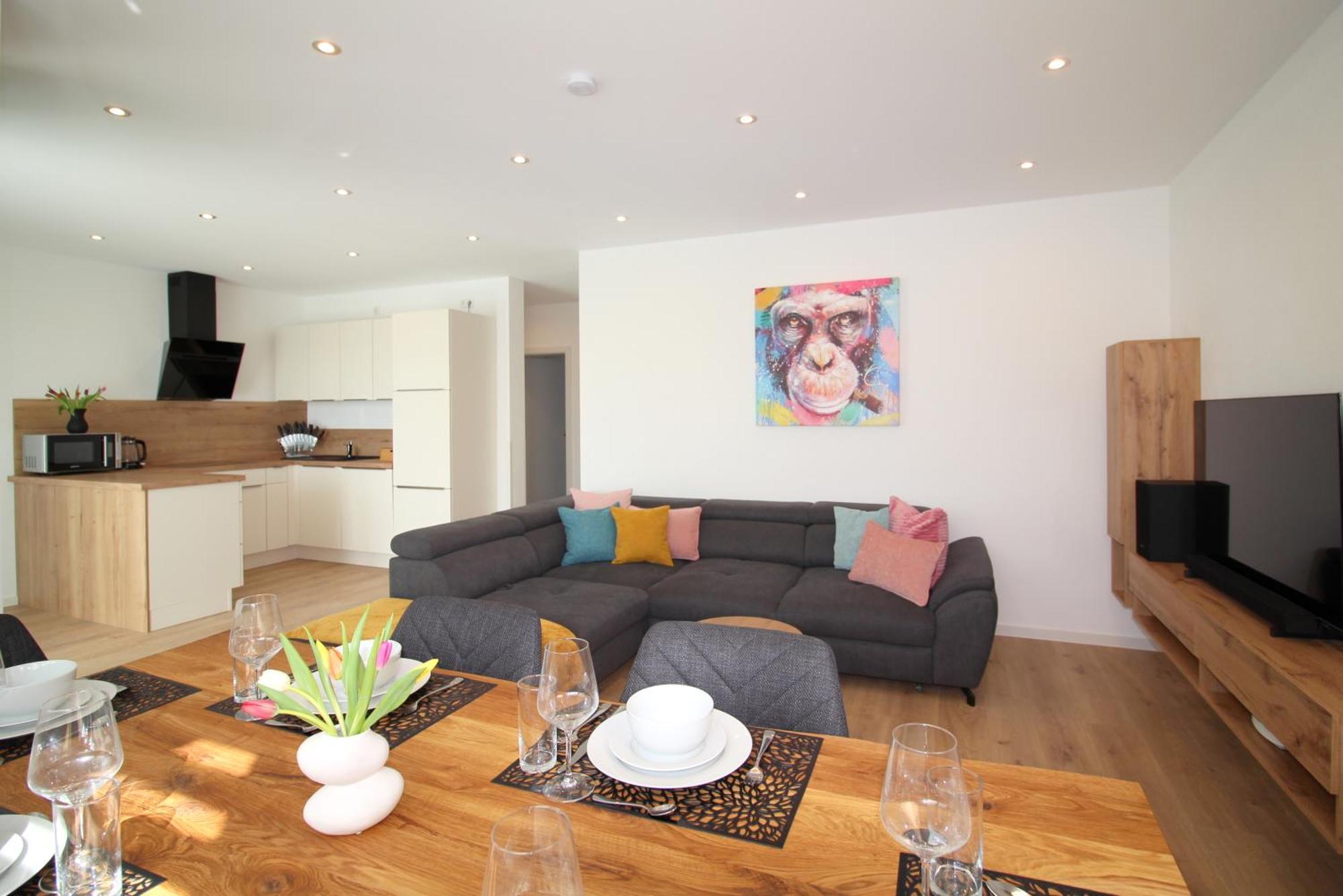 Apartment Mit Voll Ausgestatetter Kueche, Badewanne, Balkon, Parkplatz Vor Dem Haus, Ruhig Gelegen, Ada4 คูลม์บาค ภายนอก รูปภาพ