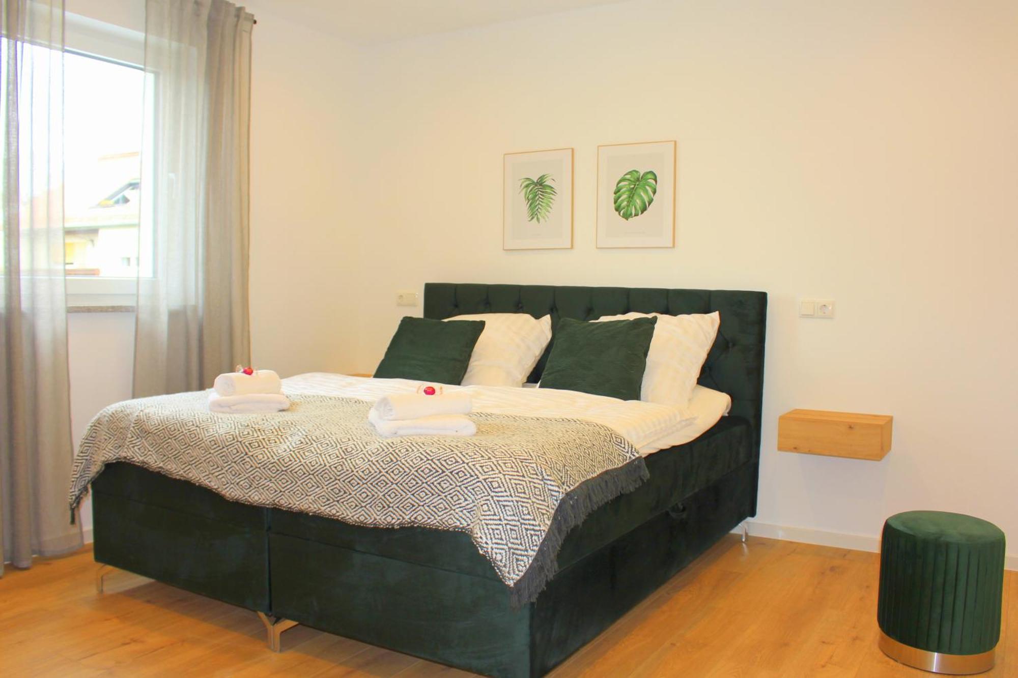 Apartment Mit Voll Ausgestatetter Kueche, Badewanne, Balkon, Parkplatz Vor Dem Haus, Ruhig Gelegen, Ada4 คูลม์บาค ภายนอก รูปภาพ
