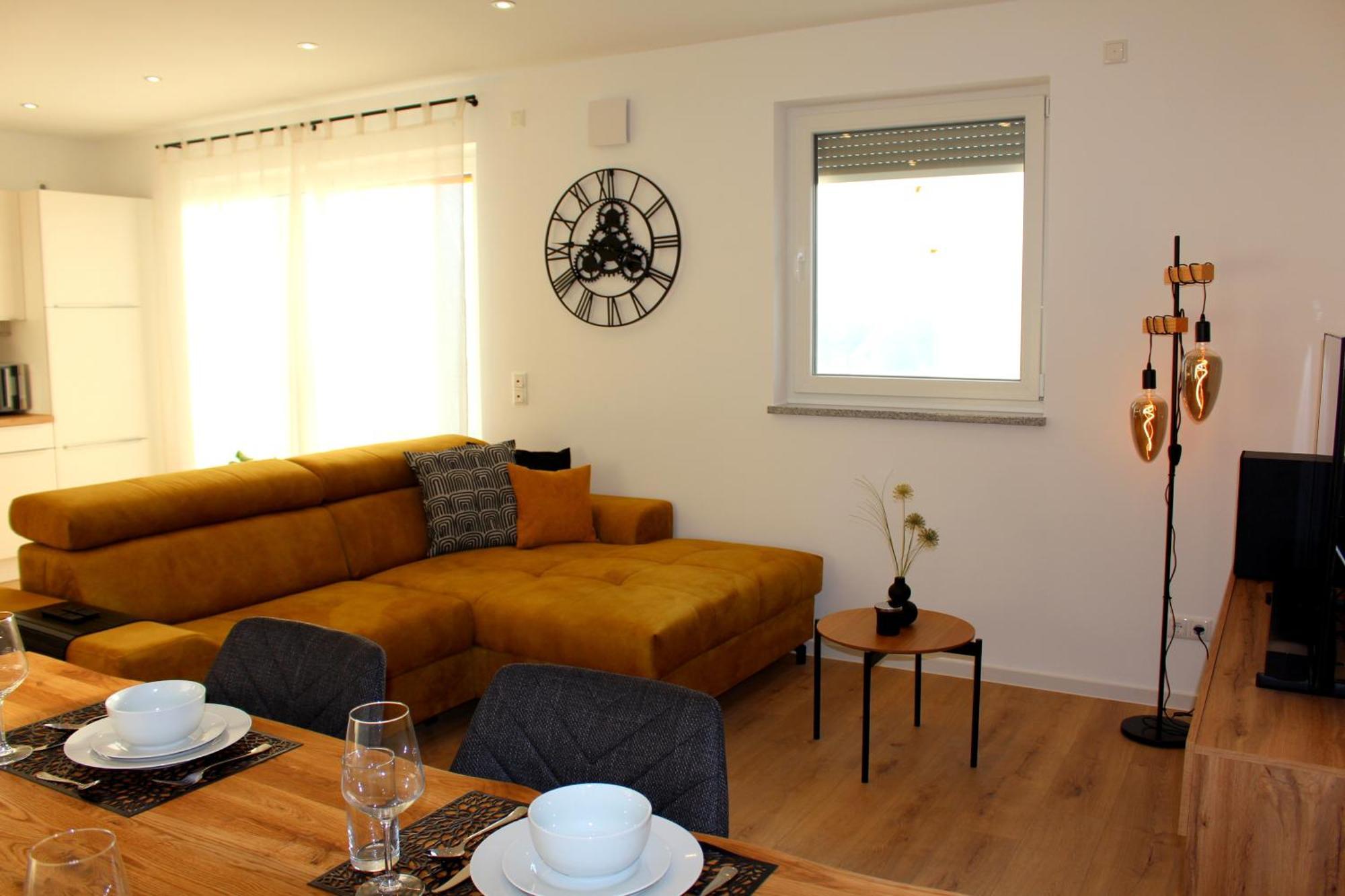 Apartment Mit Voll Ausgestatetter Kueche, Badewanne, Balkon, Parkplatz Vor Dem Haus, Ruhig Gelegen, Ada4 คูลม์บาค ภายนอก รูปภาพ
