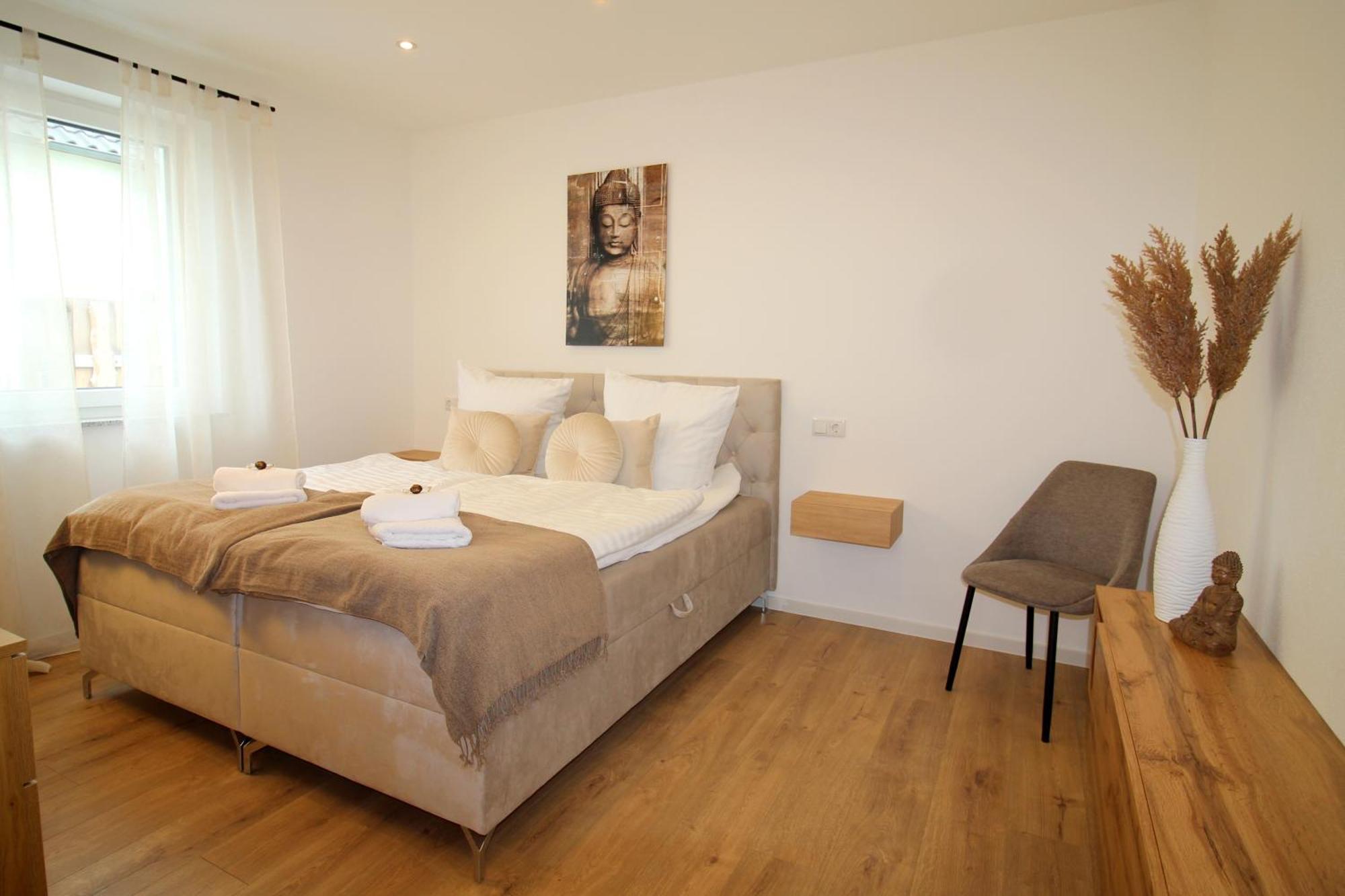 Apartment Mit Voll Ausgestatetter Kueche, Badewanne, Balkon, Parkplatz Vor Dem Haus, Ruhig Gelegen, Ada4 คูลม์บาค ภายนอก รูปภาพ